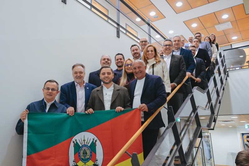 Comitiva gaúcha conhece Centro de Respostas a Emergências na Finlândia jpg Dois